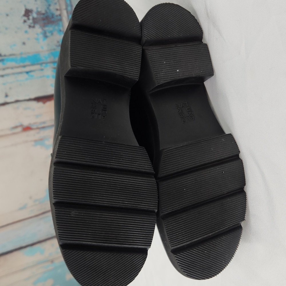 Naturalizer‎ Cabana Black Leather Loafers with Chain Accent - Picture 7 of 9